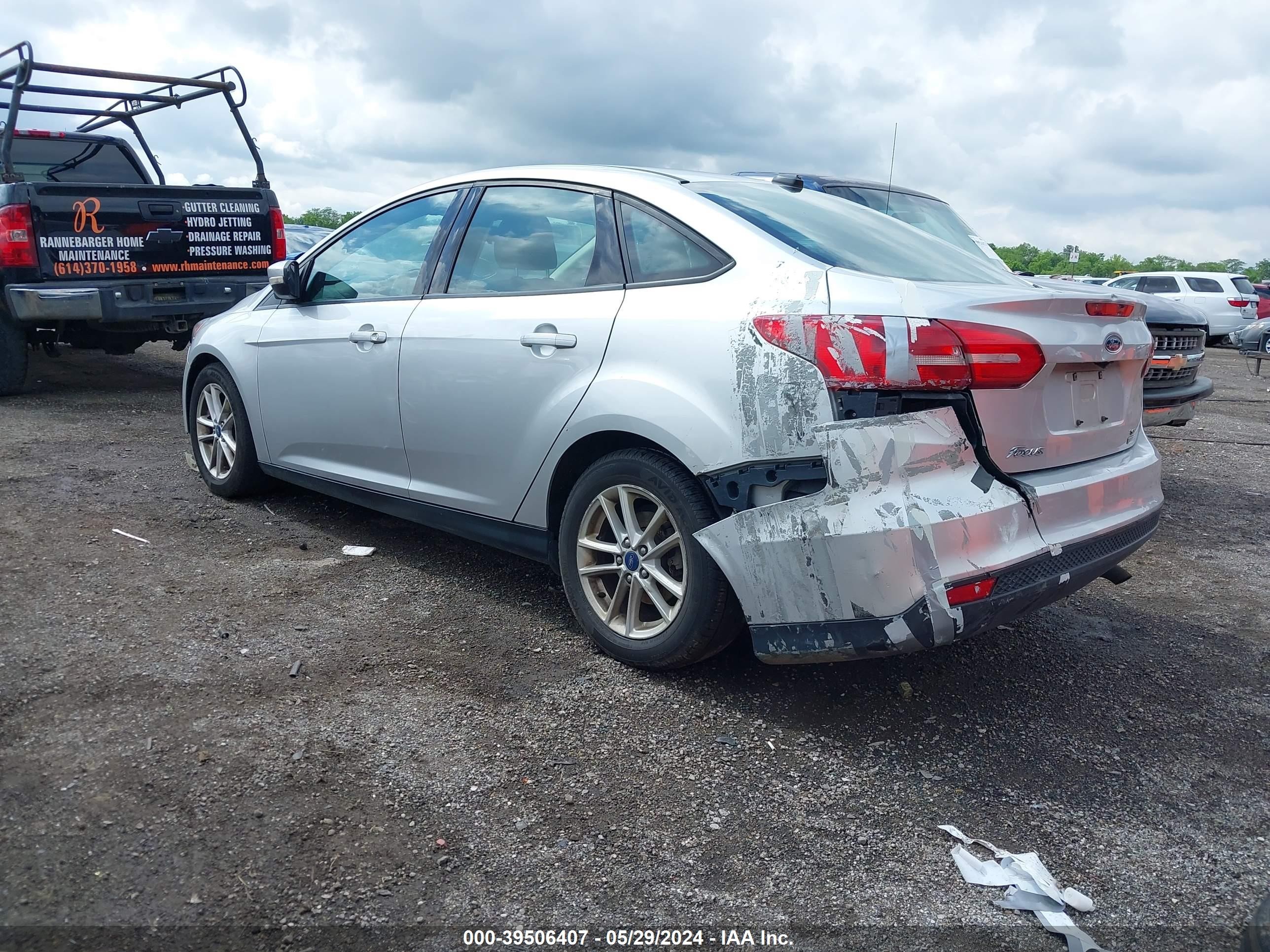 Photo 2 VIN: 1FADP3FE1HL266158 - FORD FOCUS 