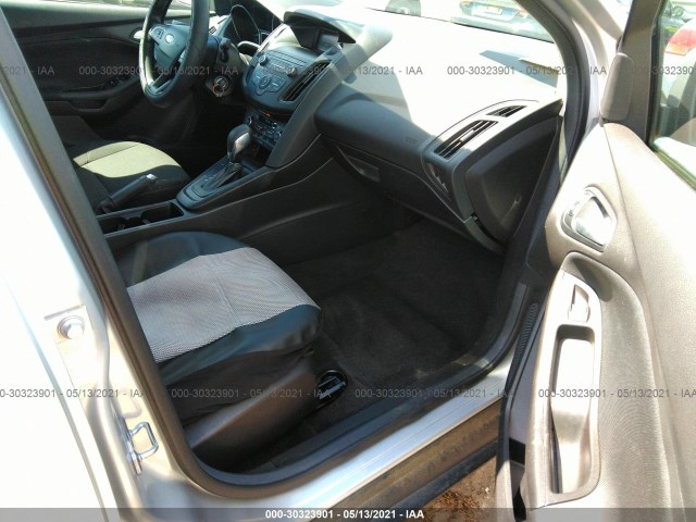 Photo 4 VIN: 1FADP3FE3JL219803 - FORD FOCUS 