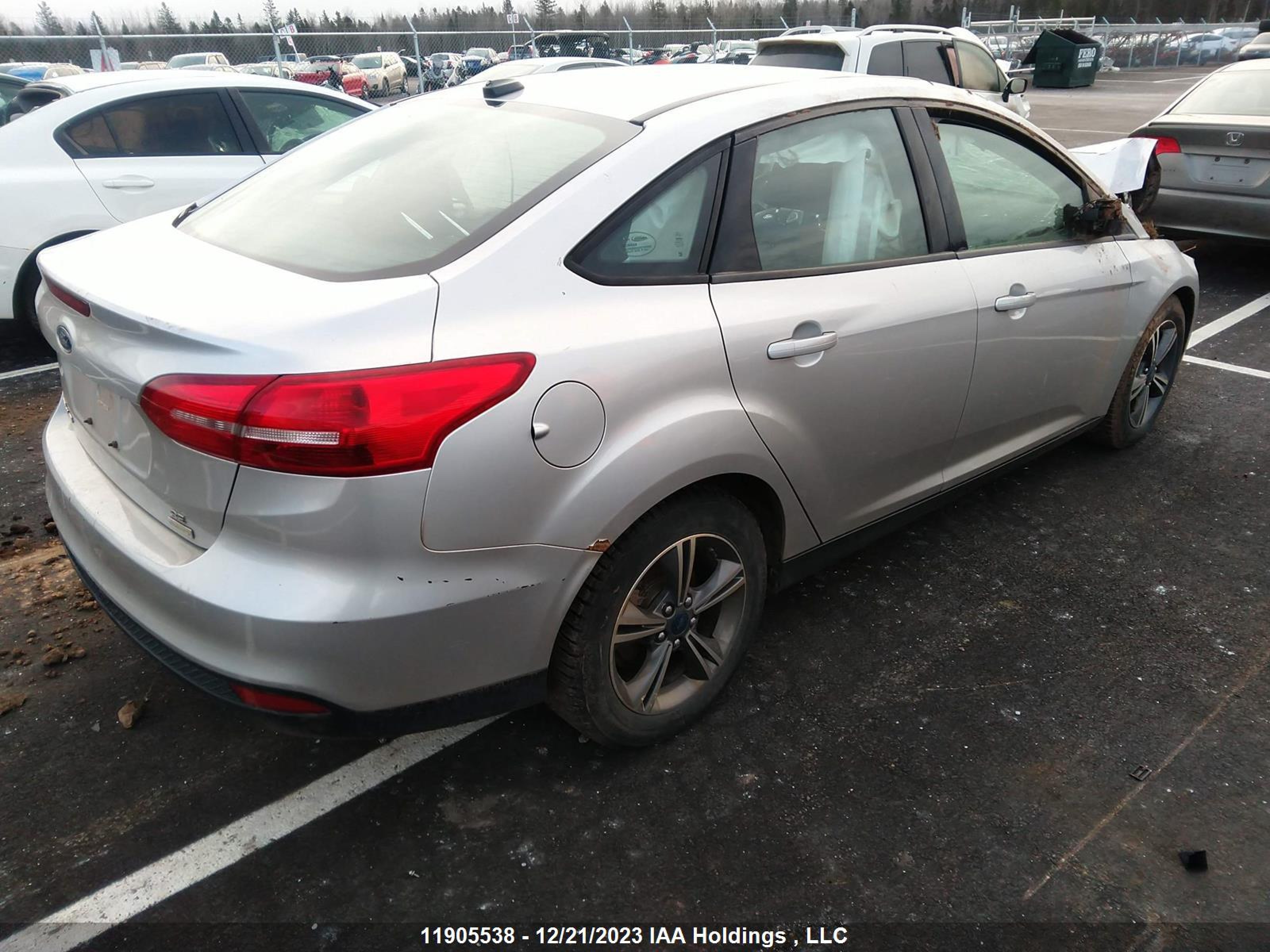 Photo 3 VIN: 1FADP3FE4HL321055 - FORD FOCUS 