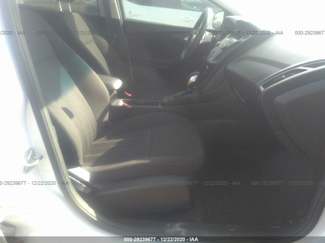 Photo 4 VIN: 1FADP3FE5JL223142 - FORD FOCUS 