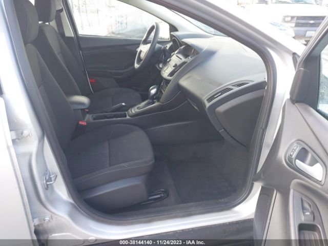 Photo 4 VIN: 1FADP3FE7HL285197 - FORD FOCUS 