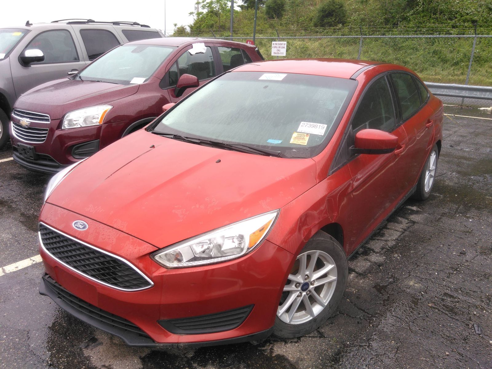 Photo 1 VIN: 1FADP3FEXJL242740 - FORD FOCUS FWD 3C 