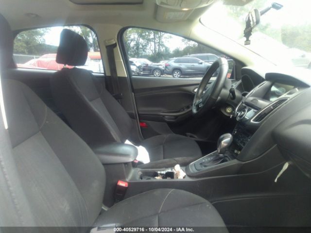 Photo 4 VIN: 1FADP3H20HL240962 - FORD FOCUS 