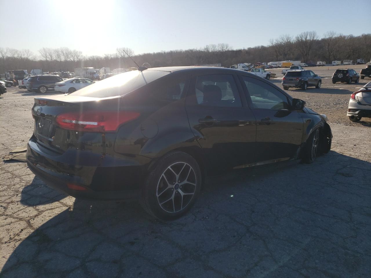 Photo 2 VIN: 1FADP3H20HL332900 - FORD FOCUS 