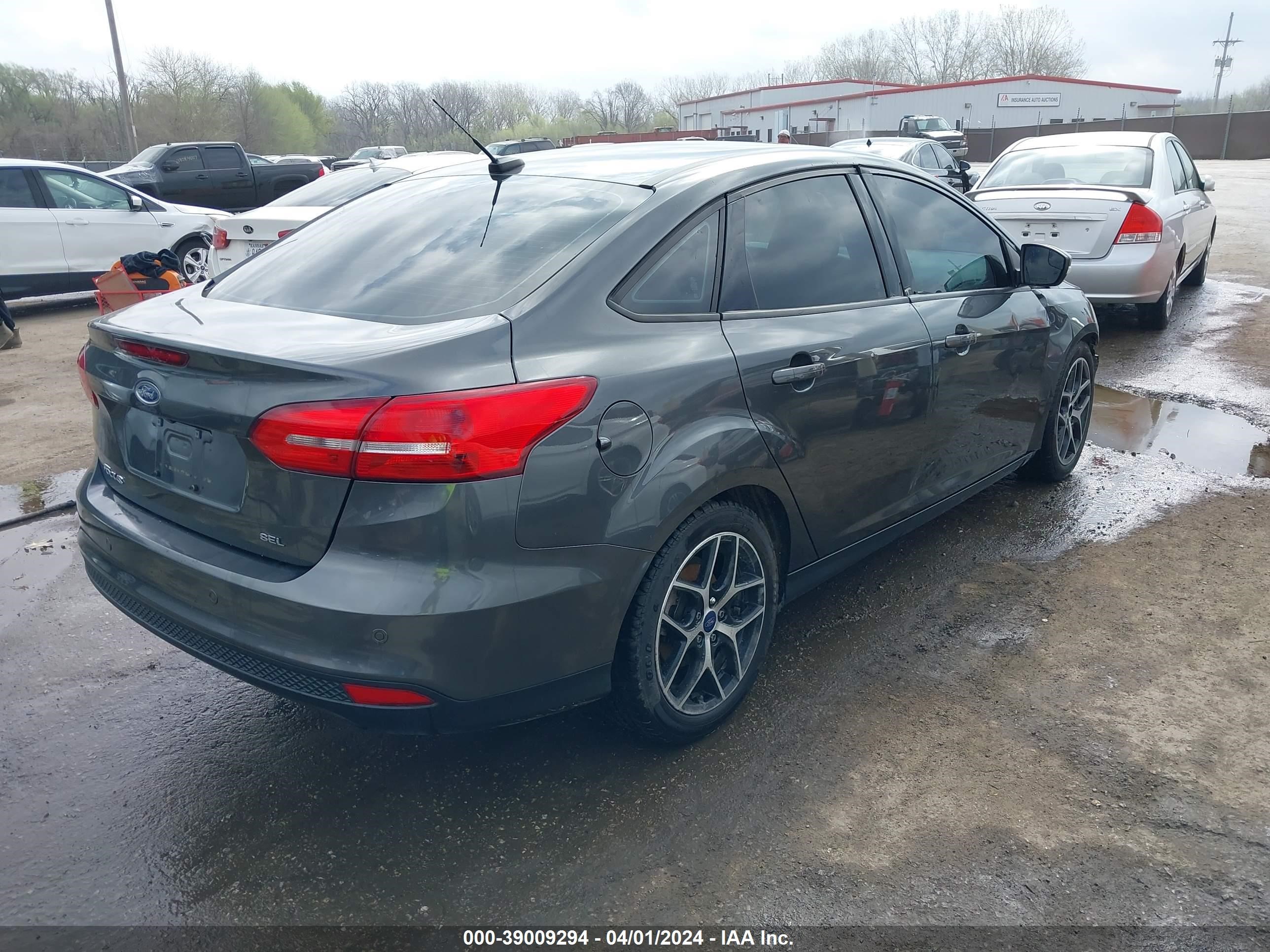 Photo 3 VIN: 1FADP3H20JL312099 - FORD FOCUS 