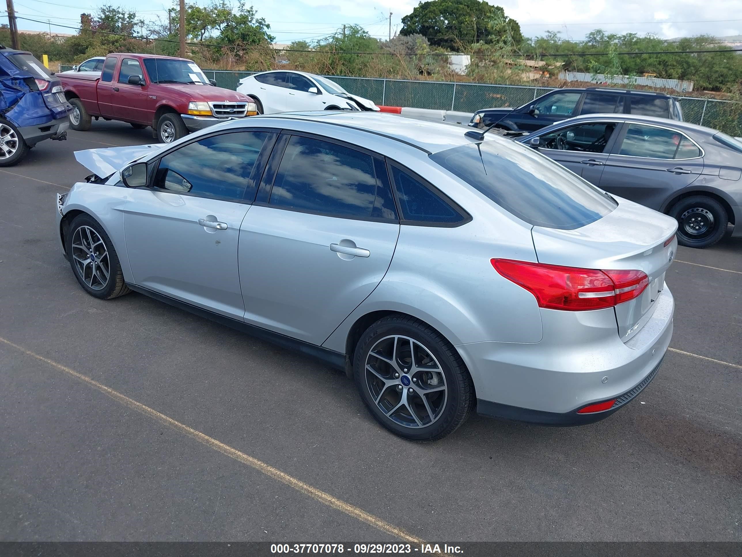 Photo 2 VIN: 1FADP3H23JL313506 - FORD FOCUS 