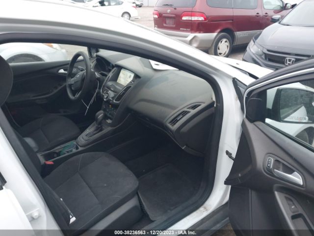 Photo 4 VIN: 1FADP3H28HL249179 - FORD FOCUS 