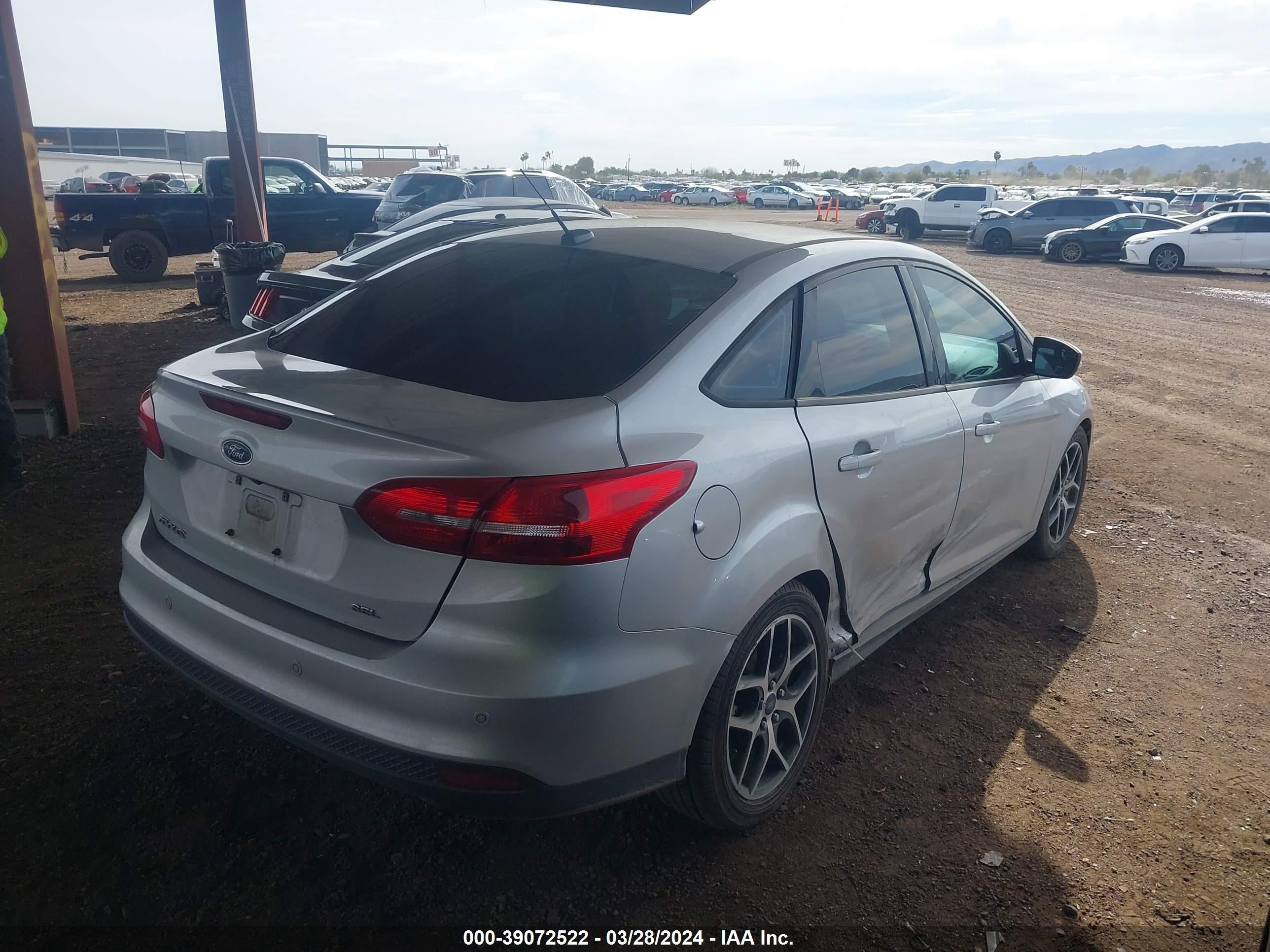 Photo 3 VIN: 1FADP3H29HL257582 - FORD FOCUS 