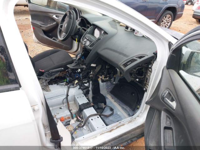 Photo 4 VIN: 1FADP3H2XJL220255 - FORD FOCUS 