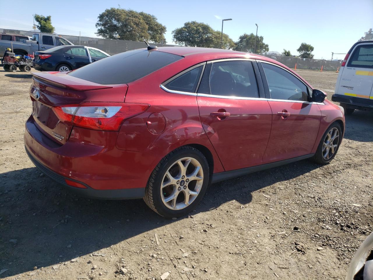 Photo 2 VIN: 1FADP3J20DL114282 - FORD FOCUS 