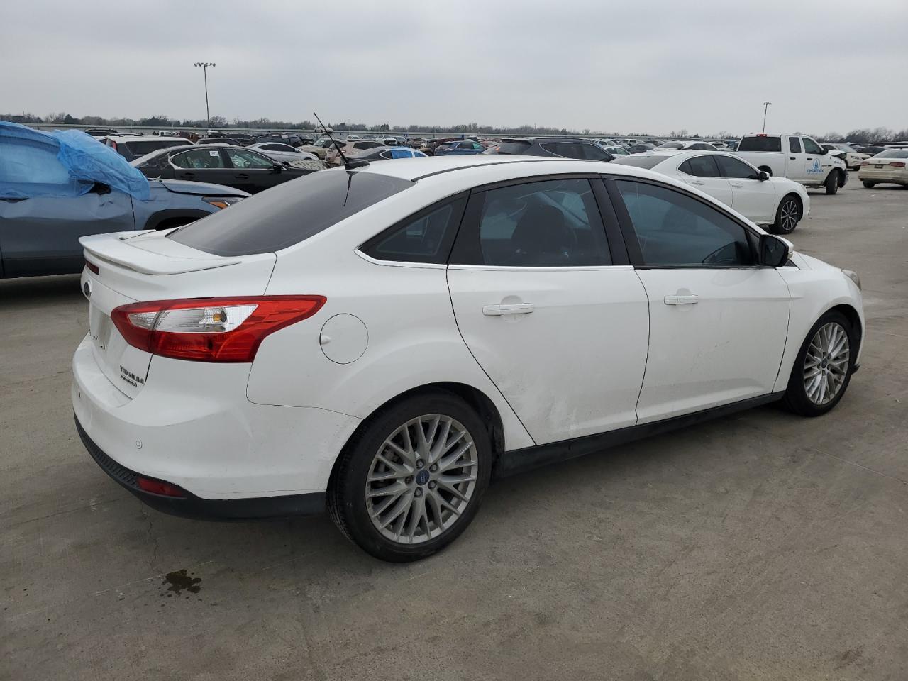 Photo 2 VIN: 1FADP3J20DL123466 - FORD FOCUS 