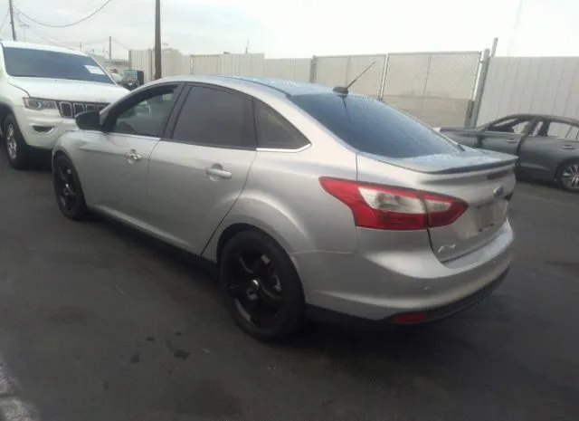 Photo 2 VIN: 1FADP3J20DL252033 - FORD FOCUS 