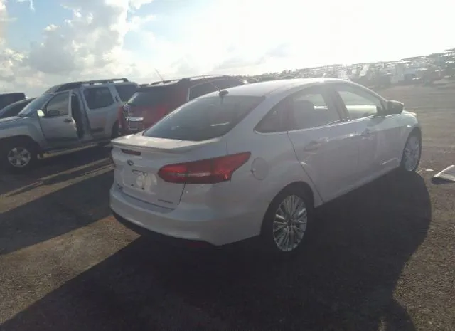 Photo 3 VIN: 1FADP3J22HL327417 - FORD FOCUS 