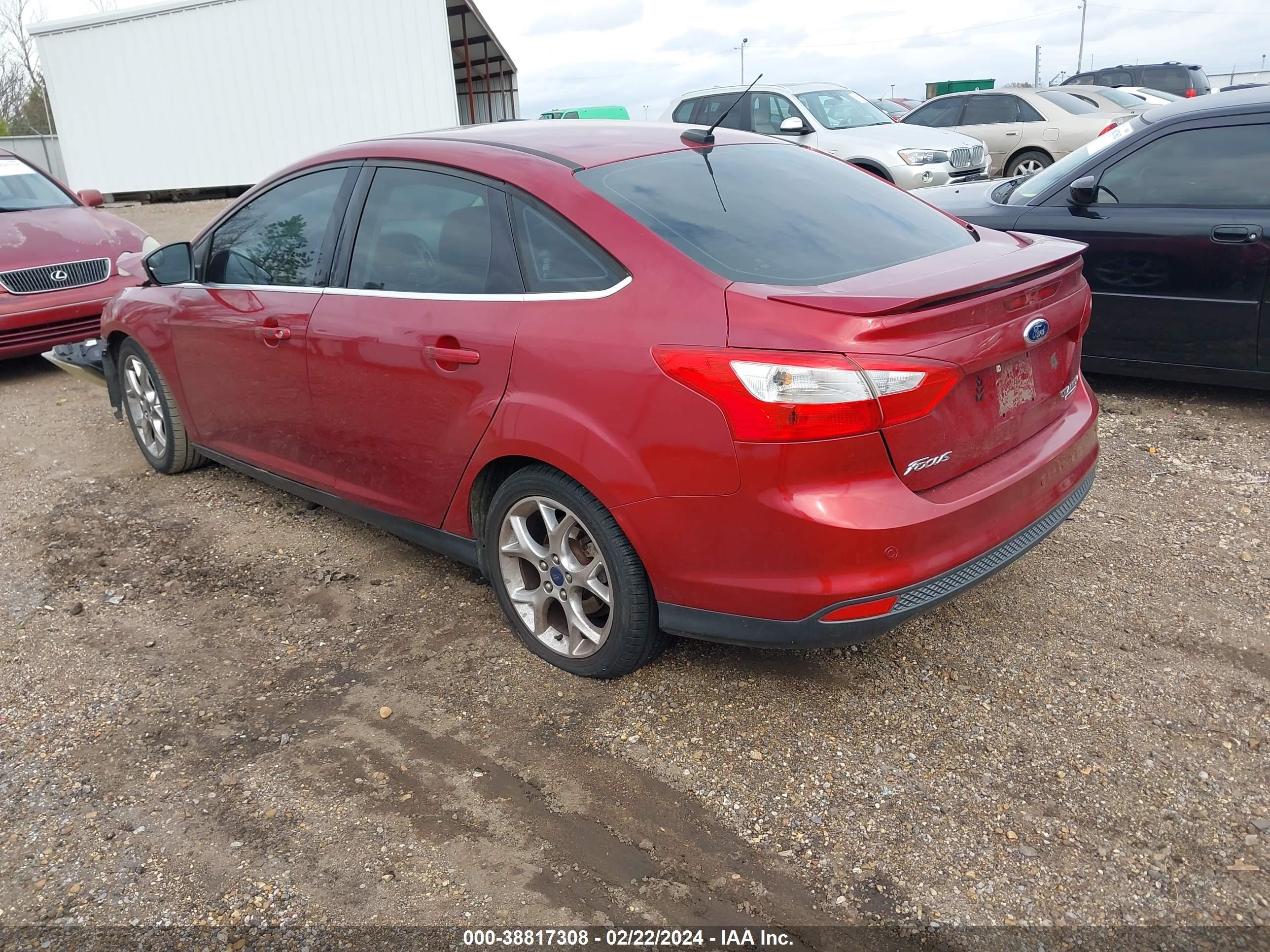 Photo 2 VIN: 1FADP3J23DL233718 - FORD FOCUS 