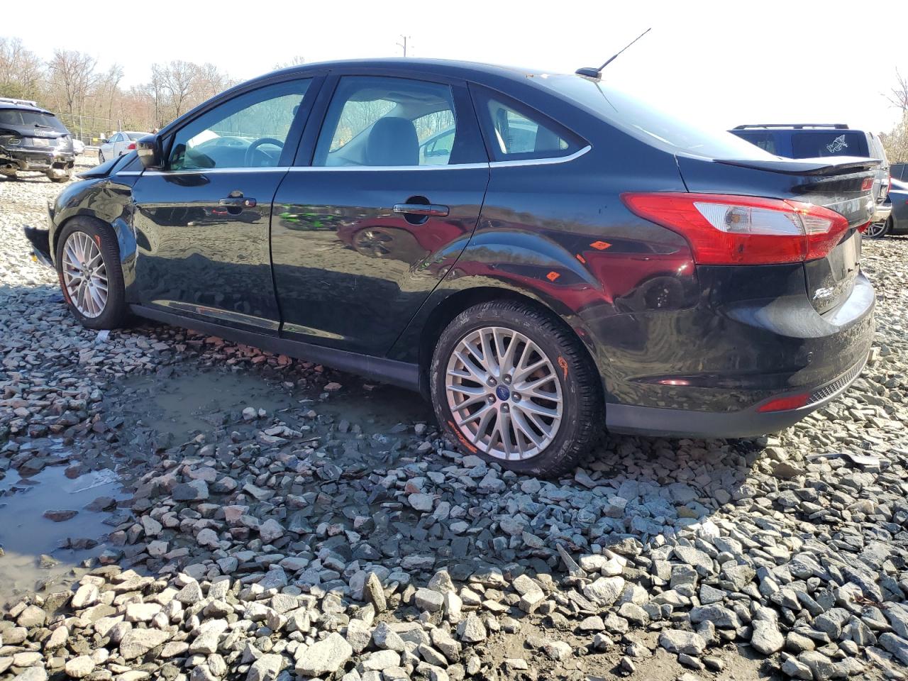 Photo 1 VIN: 1FADP3J23EL233963 - FORD FOCUS 