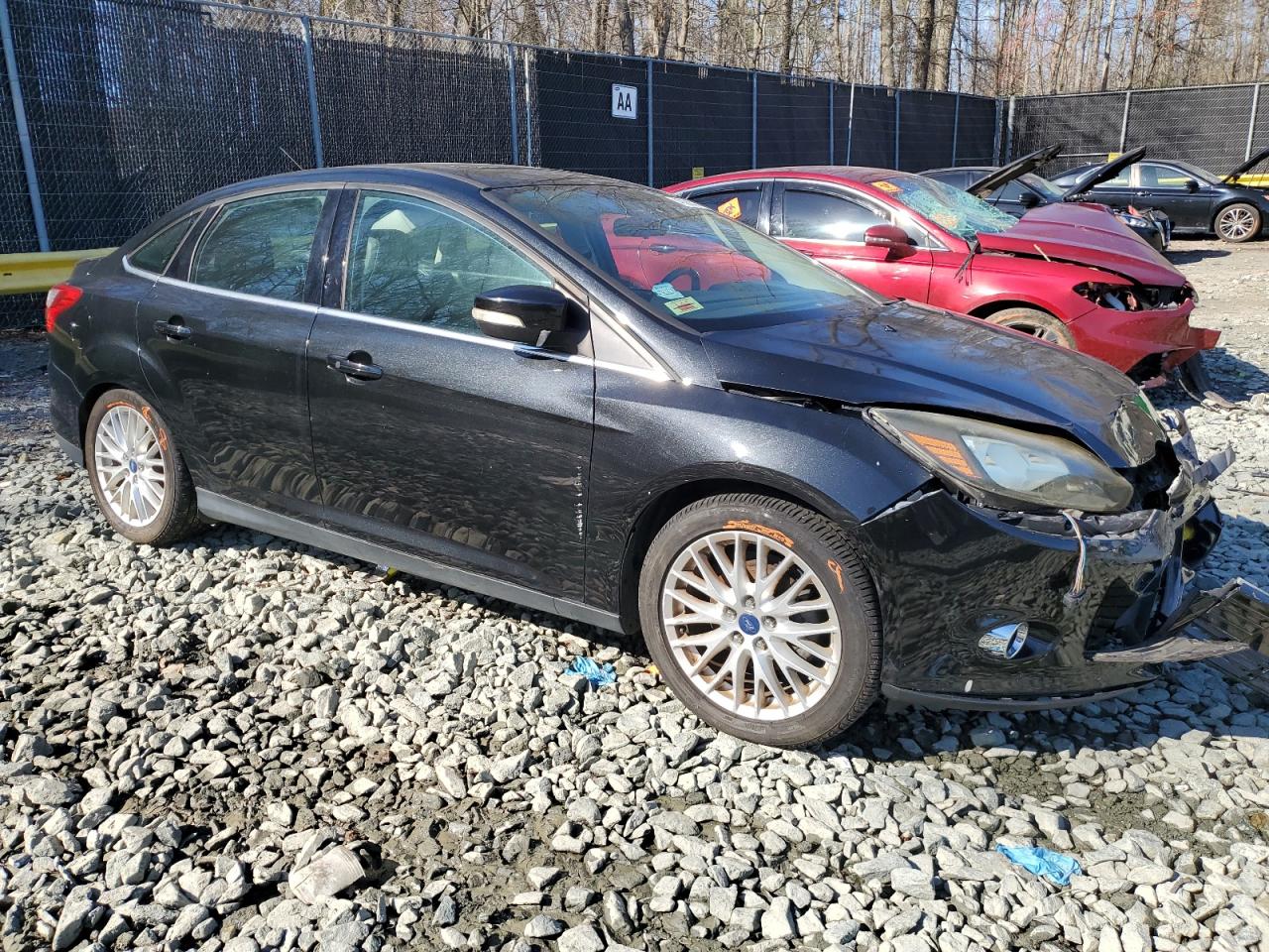 Photo 3 VIN: 1FADP3J23EL233963 - FORD FOCUS 