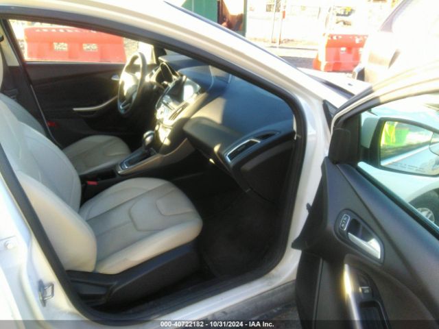 Photo 4 VIN: 1FADP3J23JL261742 - FORD FOCUS 