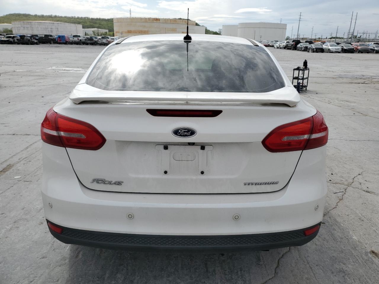 Photo 5 VIN: 1FADP3J23JL314973 - FORD FOCUS 