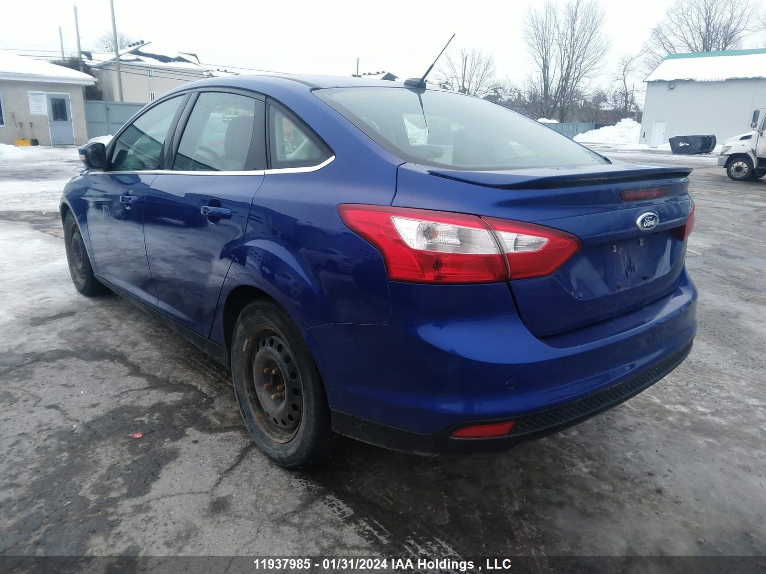 Photo 2 VIN: 1FADP3J24DL345850 - FORD FOCUS 