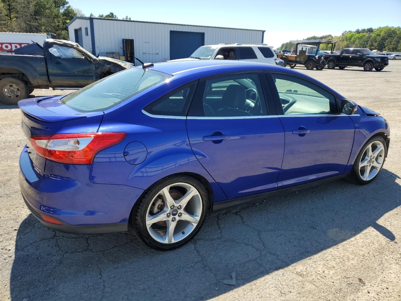 Photo 2 VIN: 1FADP3J25EL233396 - FORD FOCUS 