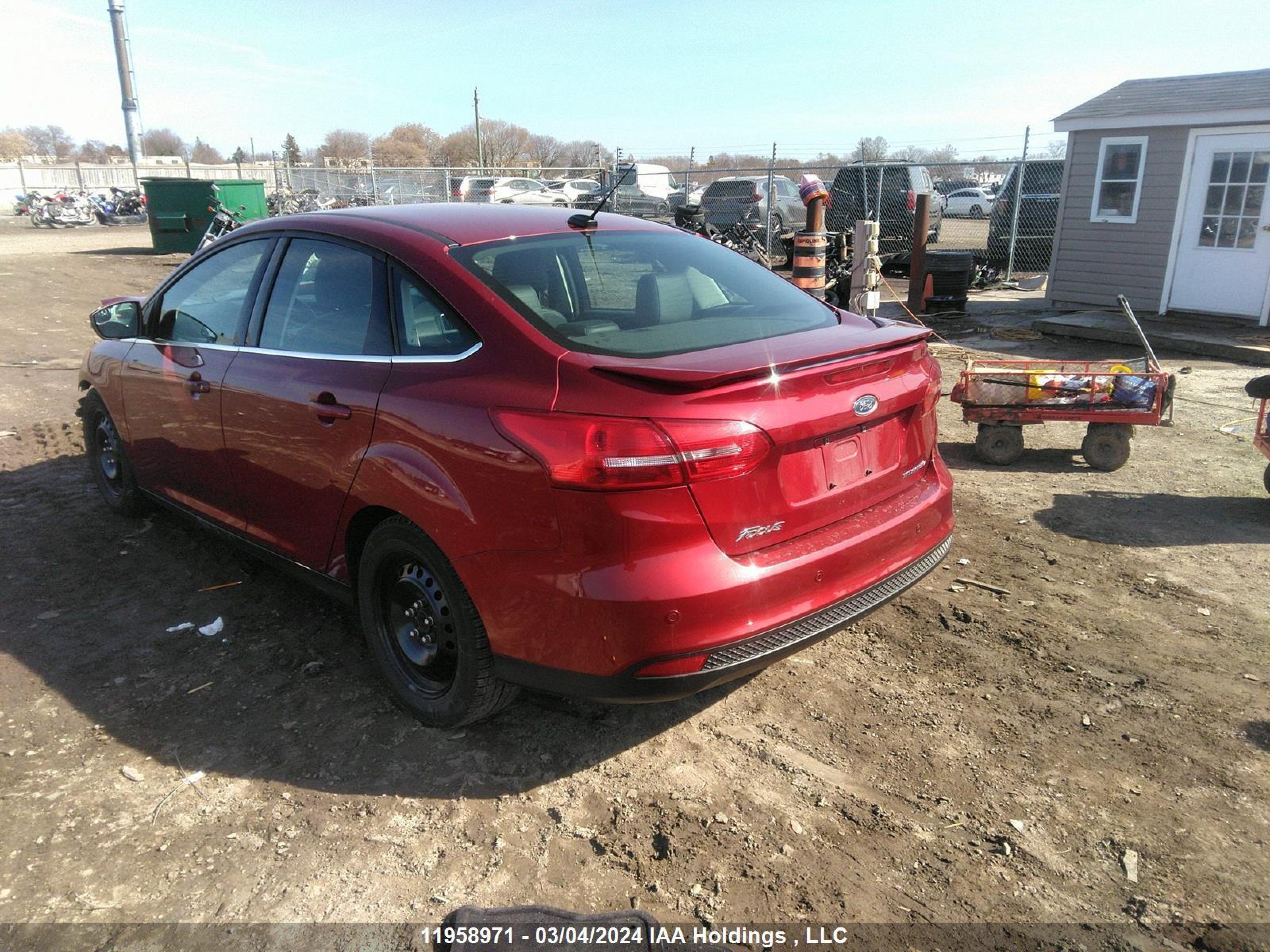 Photo 2 VIN: 1FADP3J25HL310563 - FORD FOCUS 