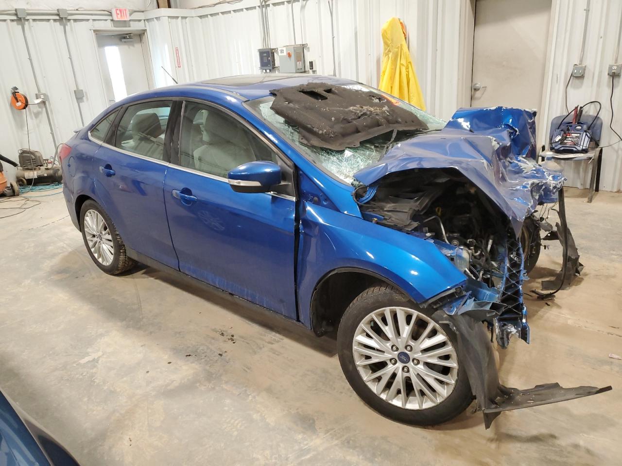 Photo 3 VIN: 1FADP3J25JL280610 - FORD FOCUS 