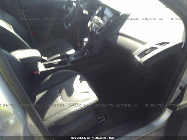 Photo 4 VIN: 1FADP3J25JL300895 - FORD FOCUS 