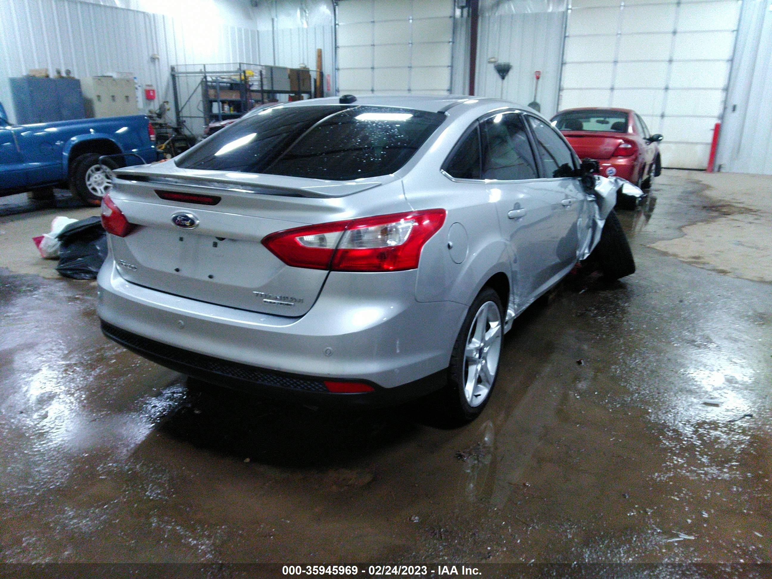 Photo 3 VIN: 1FADP3J28DL233682 - FORD FOCUS 