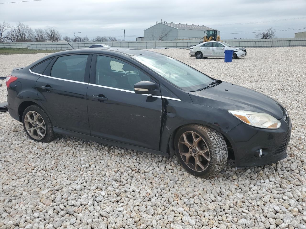 Photo 3 VIN: 1FADP3J28DL324600 - FORD FOCUS 