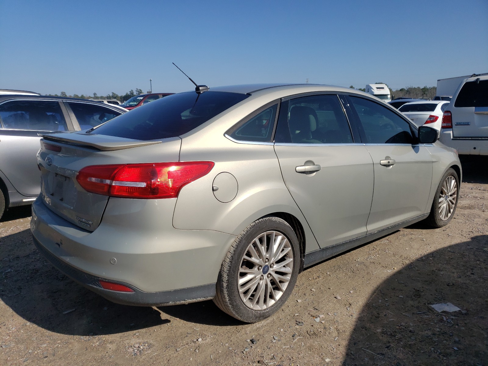 Photo 3 VIN: 1FADP3J29FL201102 - FORD FOCUS TITA 