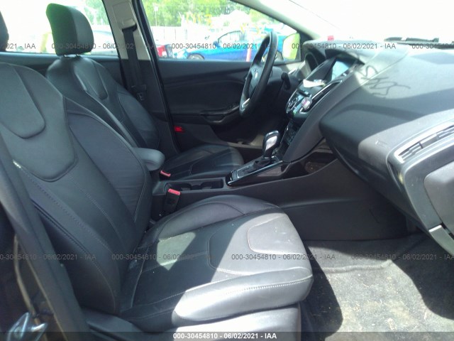 Photo 4 VIN: 1FADP3J2XGL223577 - FORD FOCUS 