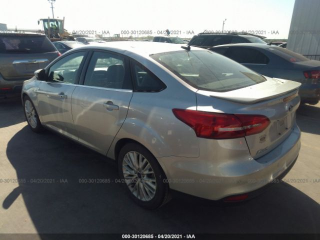 Photo 2 VIN: 1FADP3J2XJL229712 - FORD FOCUS 