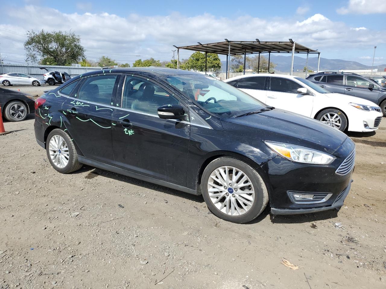 Photo 3 VIN: 1FADP3J2XJL314789 - FORD FOCUS 