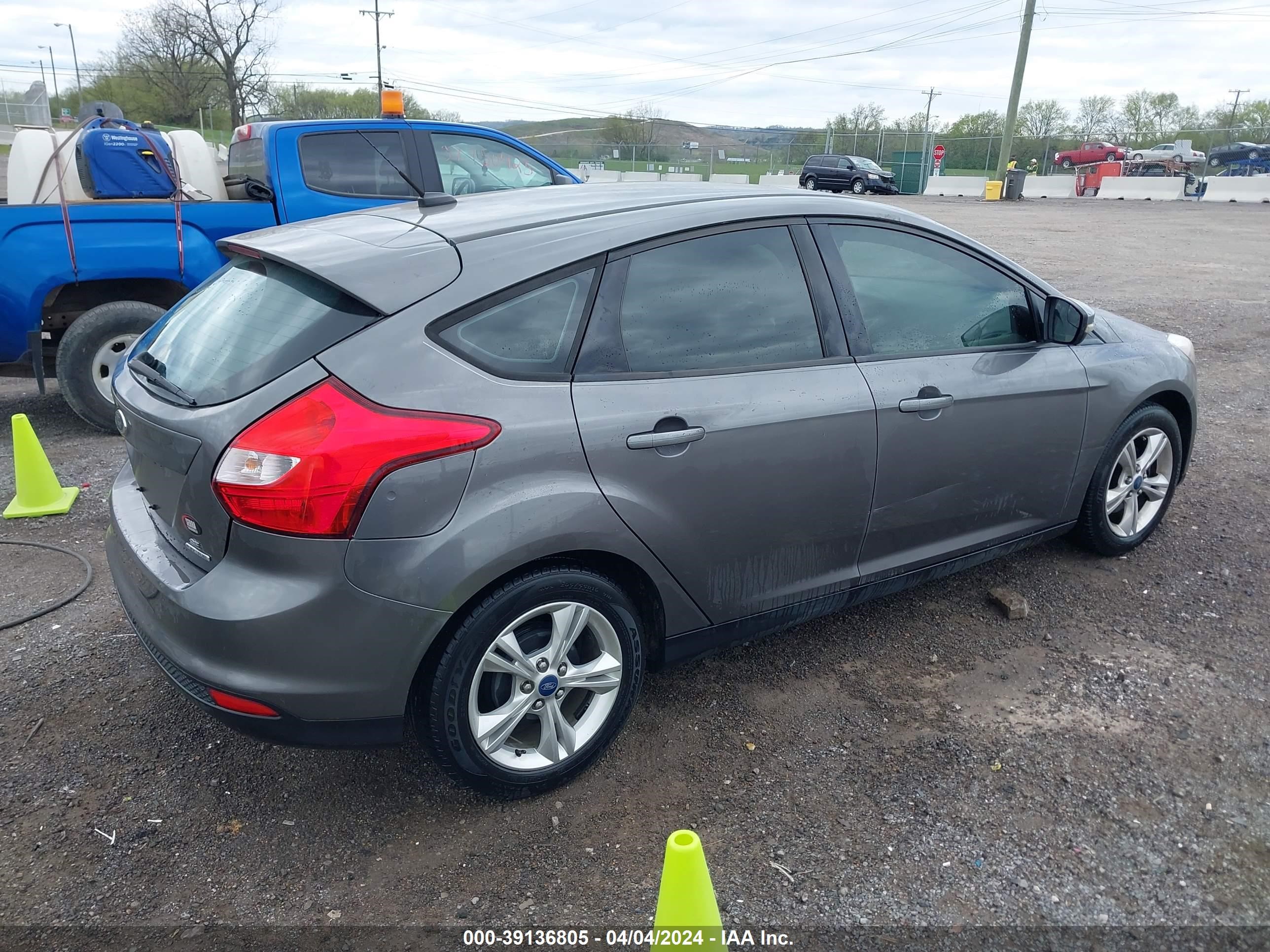 Photo 3 VIN: 1FADP3K20DL129542 - FORD FOCUS SE 