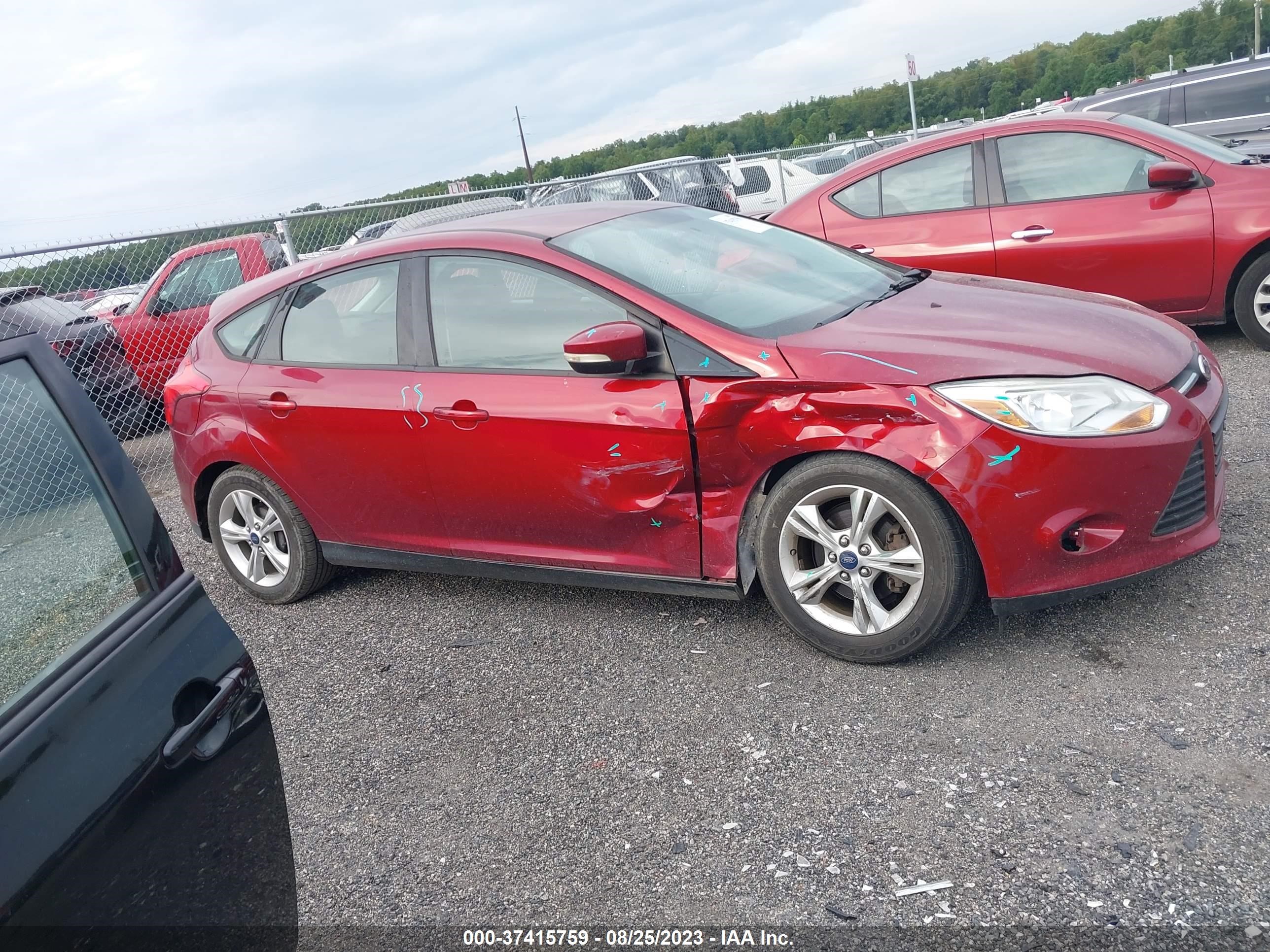 Photo 12 VIN: 1FADP3K20DL258929 - FORD FOCUS 