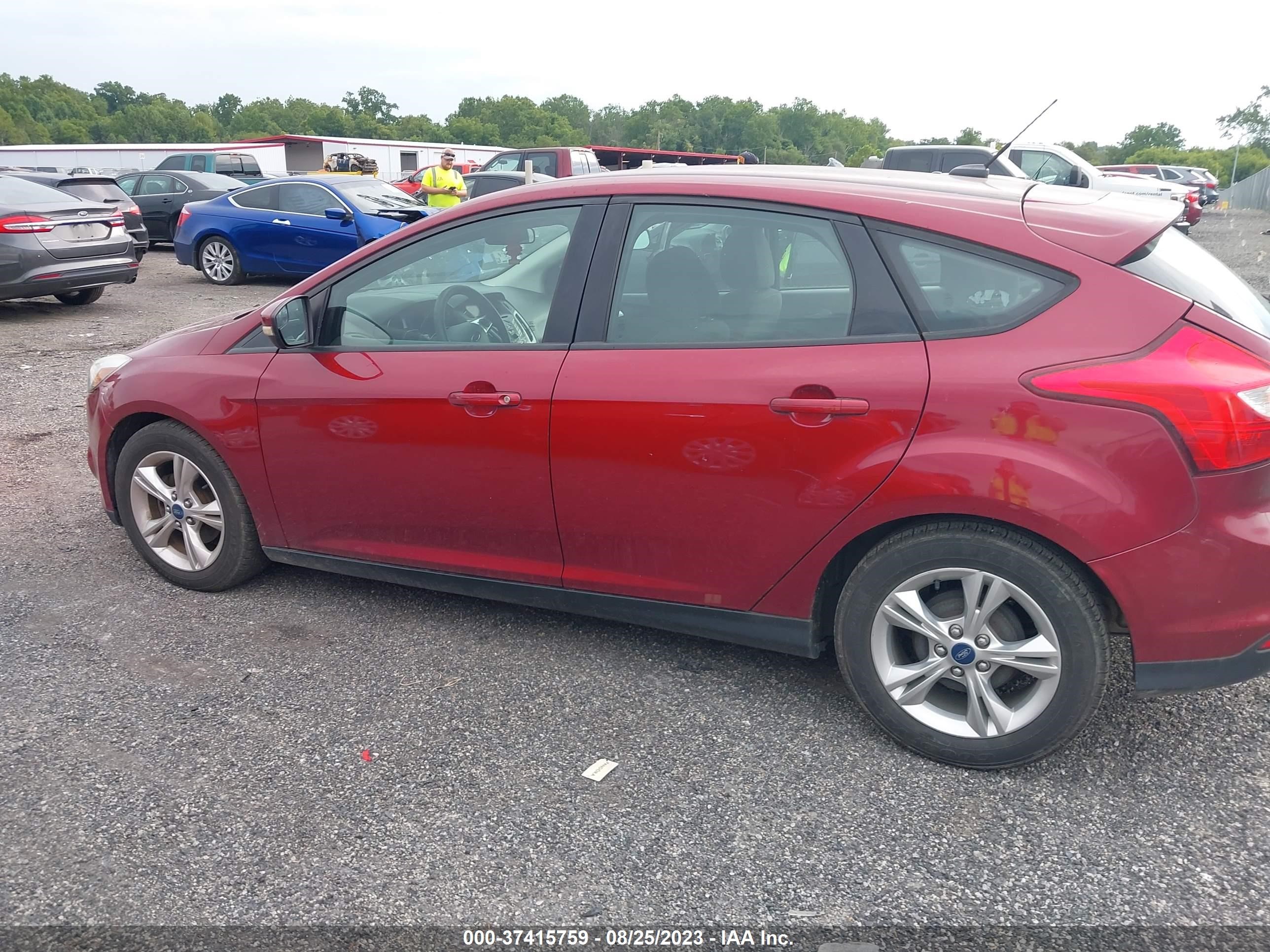 Photo 13 VIN: 1FADP3K20DL258929 - FORD FOCUS 