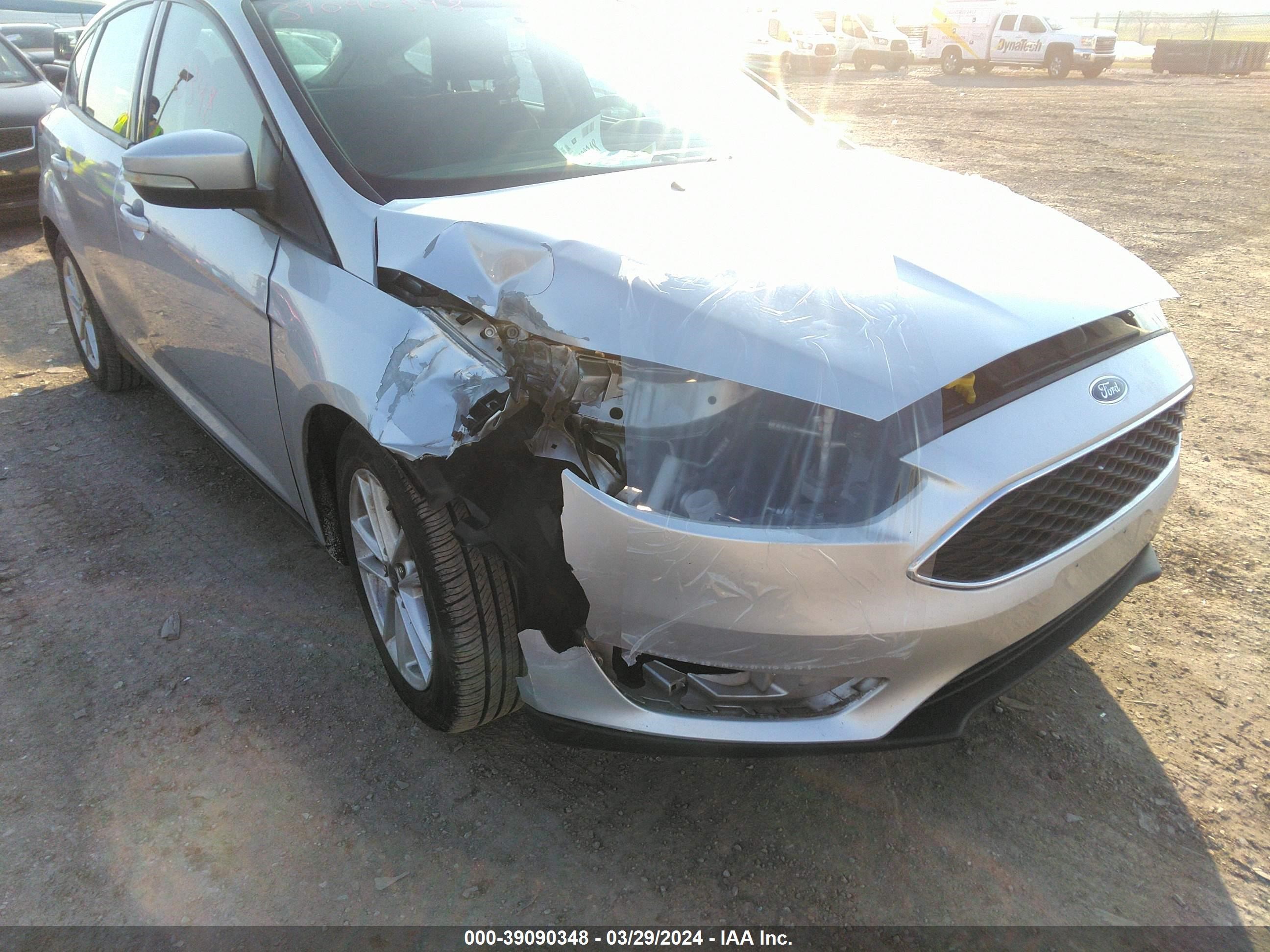 Photo 5 VIN: 1FADP3K20GL240838 - FORD FOCUS 