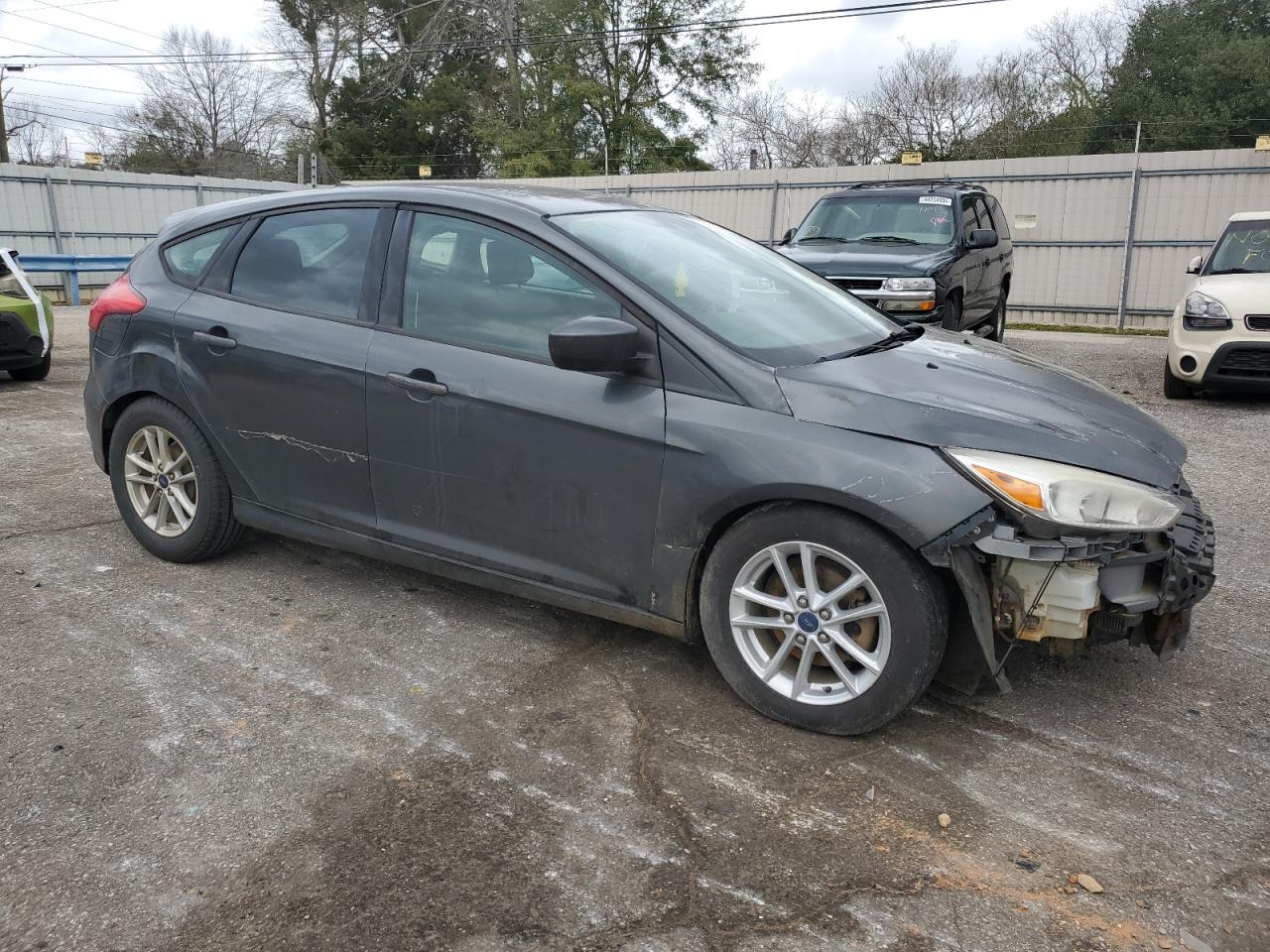 Photo 3 VIN: 1FADP3K20JL206423 - FORD FOCUS 