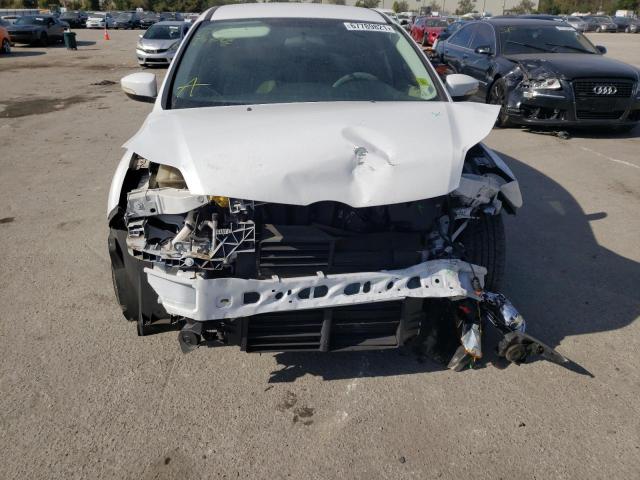 Photo 8 VIN: 1FADP3K21DL282785 - FORD FOCUS SE 