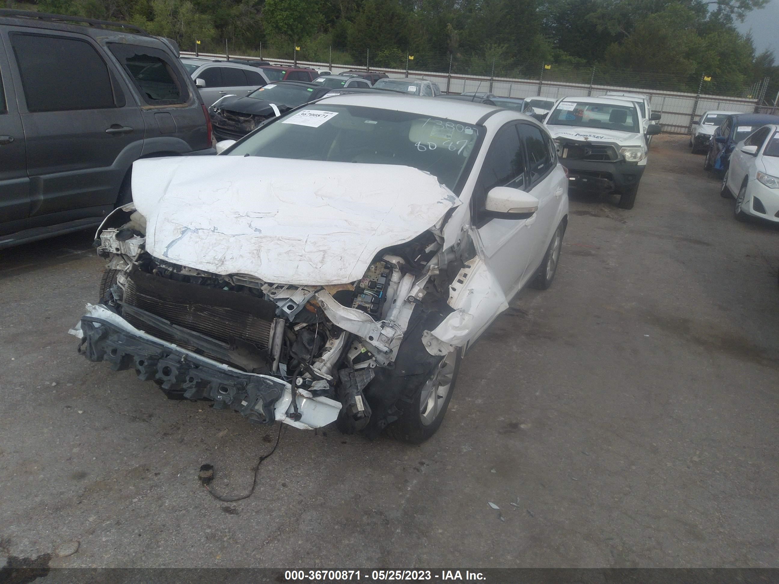 Photo 1 VIN: 1FADP3K21EL138087 - FORD FOCUS 