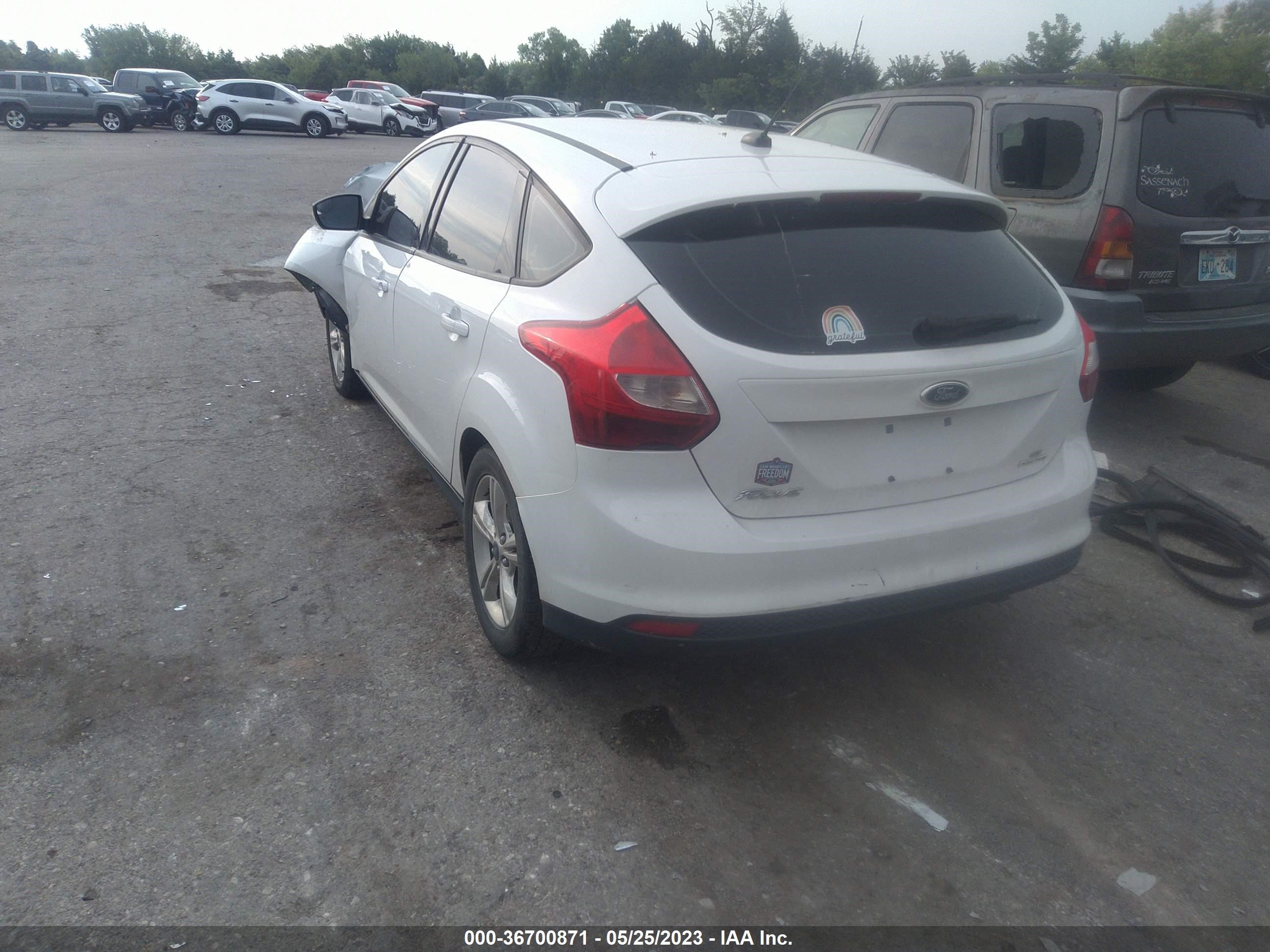 Photo 2 VIN: 1FADP3K21EL138087 - FORD FOCUS 