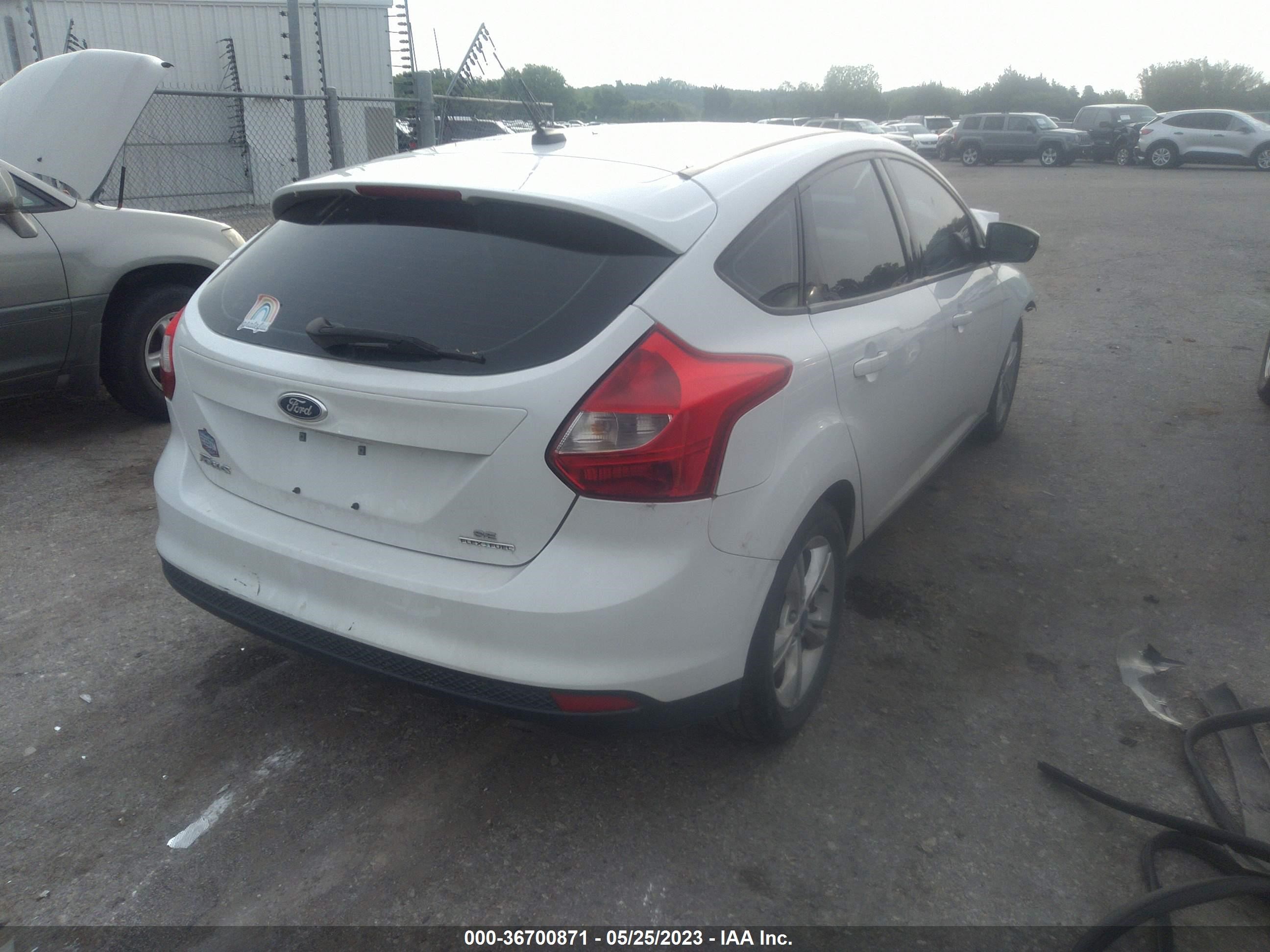 Photo 3 VIN: 1FADP3K21EL138087 - FORD FOCUS 