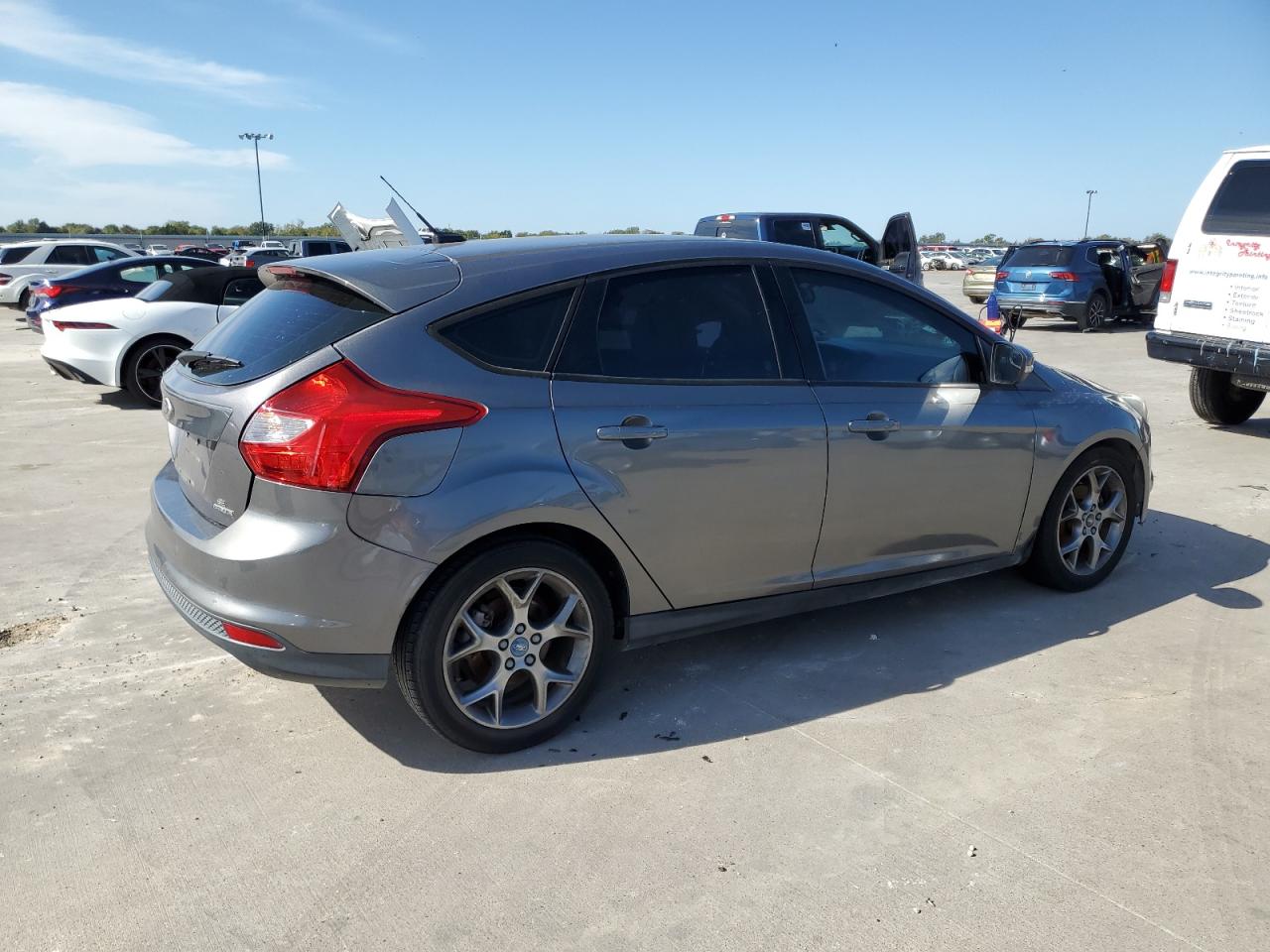 Photo 2 VIN: 1FADP3K22DL214138 - FORD FOCUS 