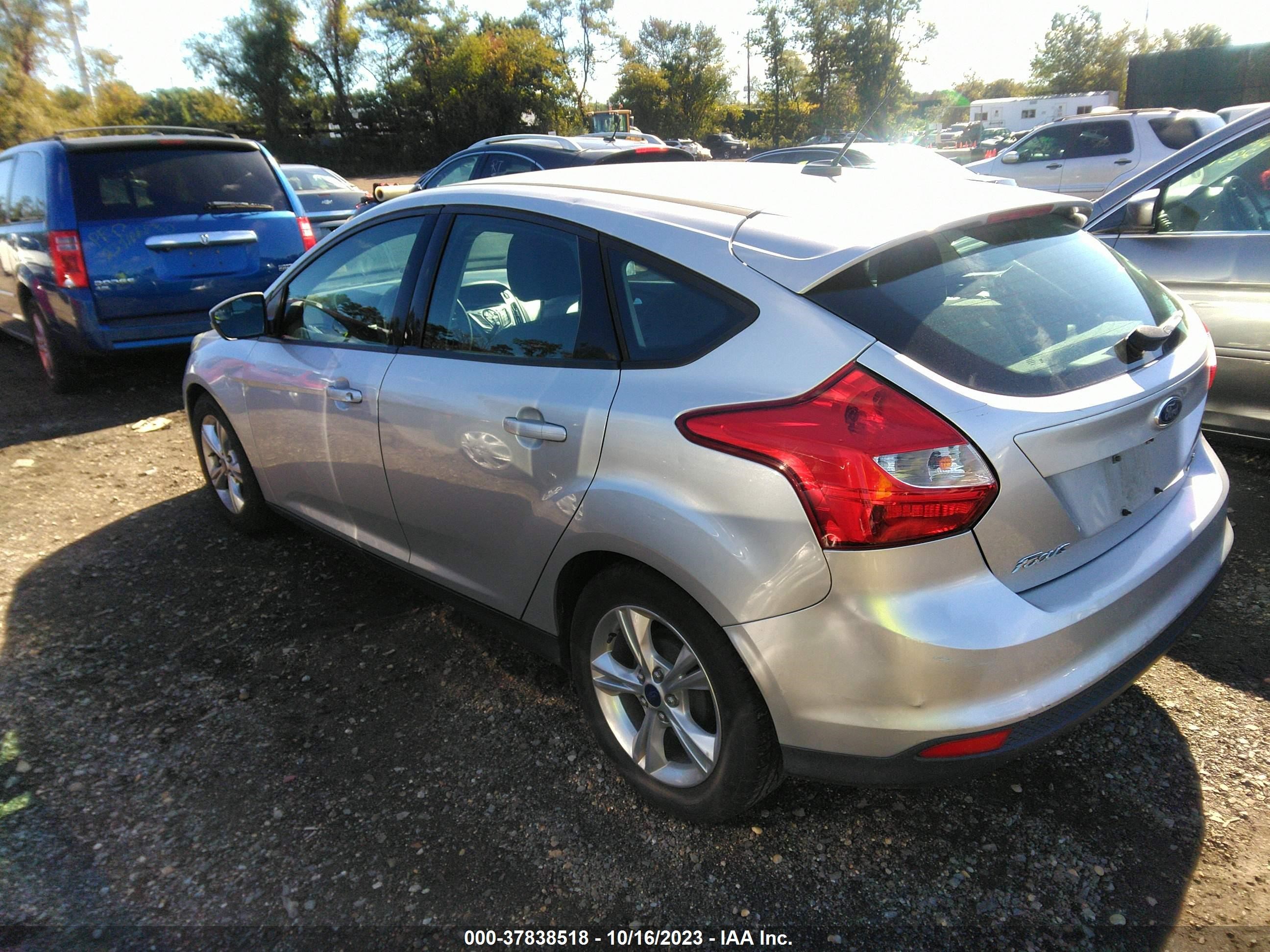 Photo 2 VIN: 1FADP3K22DL325515 - FORD FOCUS 