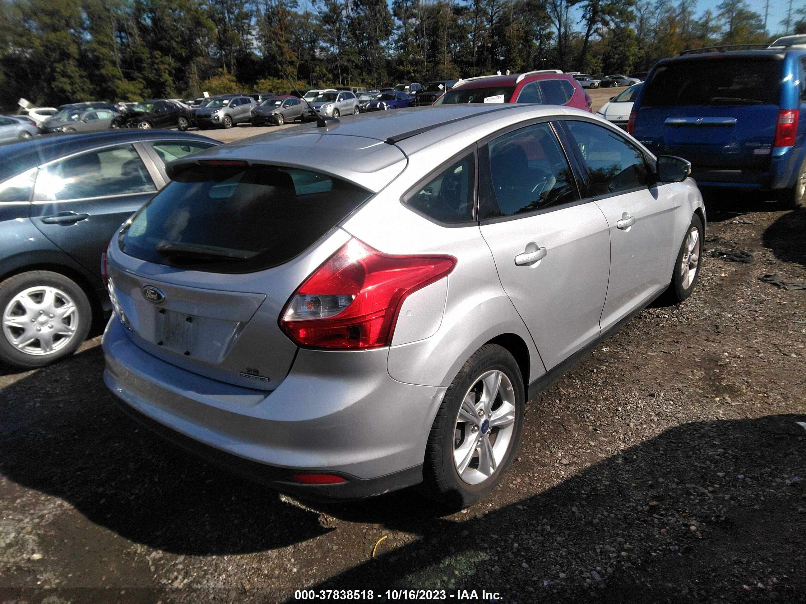 Photo 3 VIN: 1FADP3K22DL325515 - FORD FOCUS 