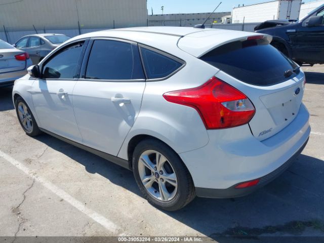 Photo 2 VIN: 1FADP3K22EL132475 - FORD FOCUS 