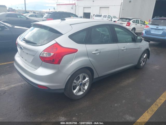 Photo 3 VIN: 1FADP3K22EL175794 - FORD FOCUS 