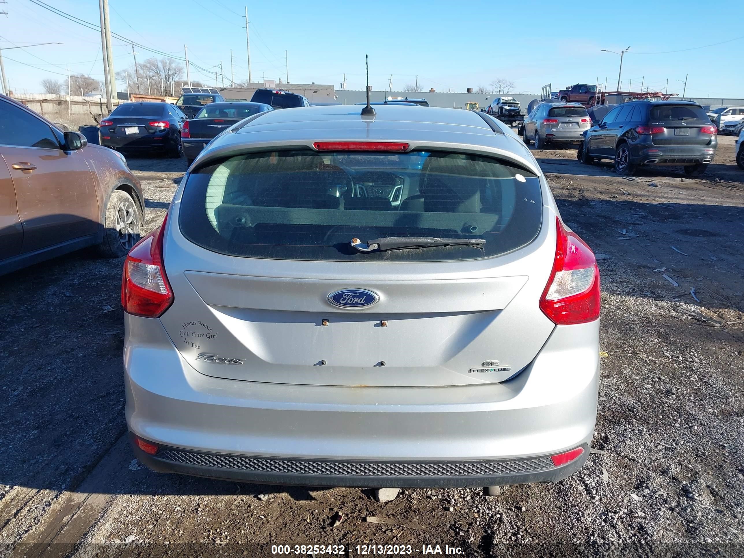 Photo 15 VIN: 1FADP3K22EL305010 - FORD FOCUS 