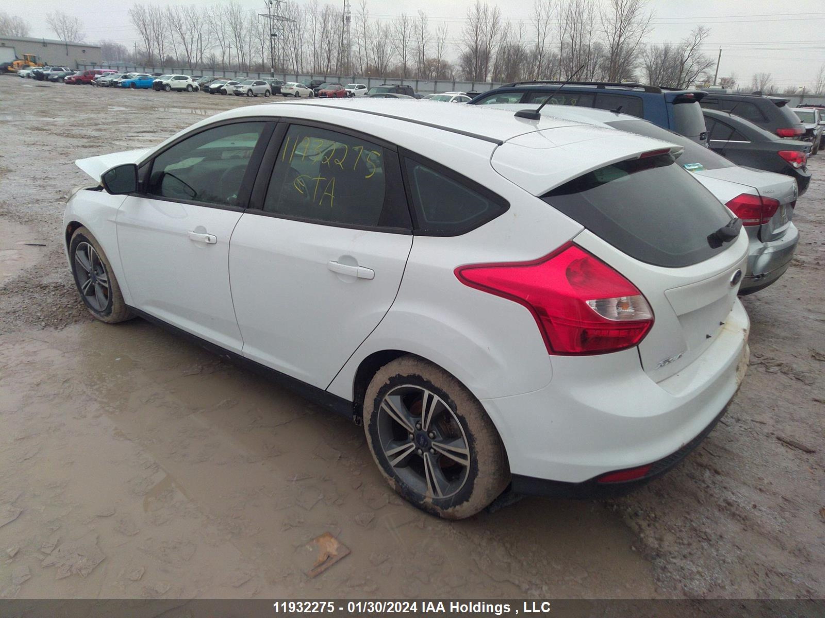 Photo 2 VIN: 1FADP3K22EL329145 - FORD FOCUS 