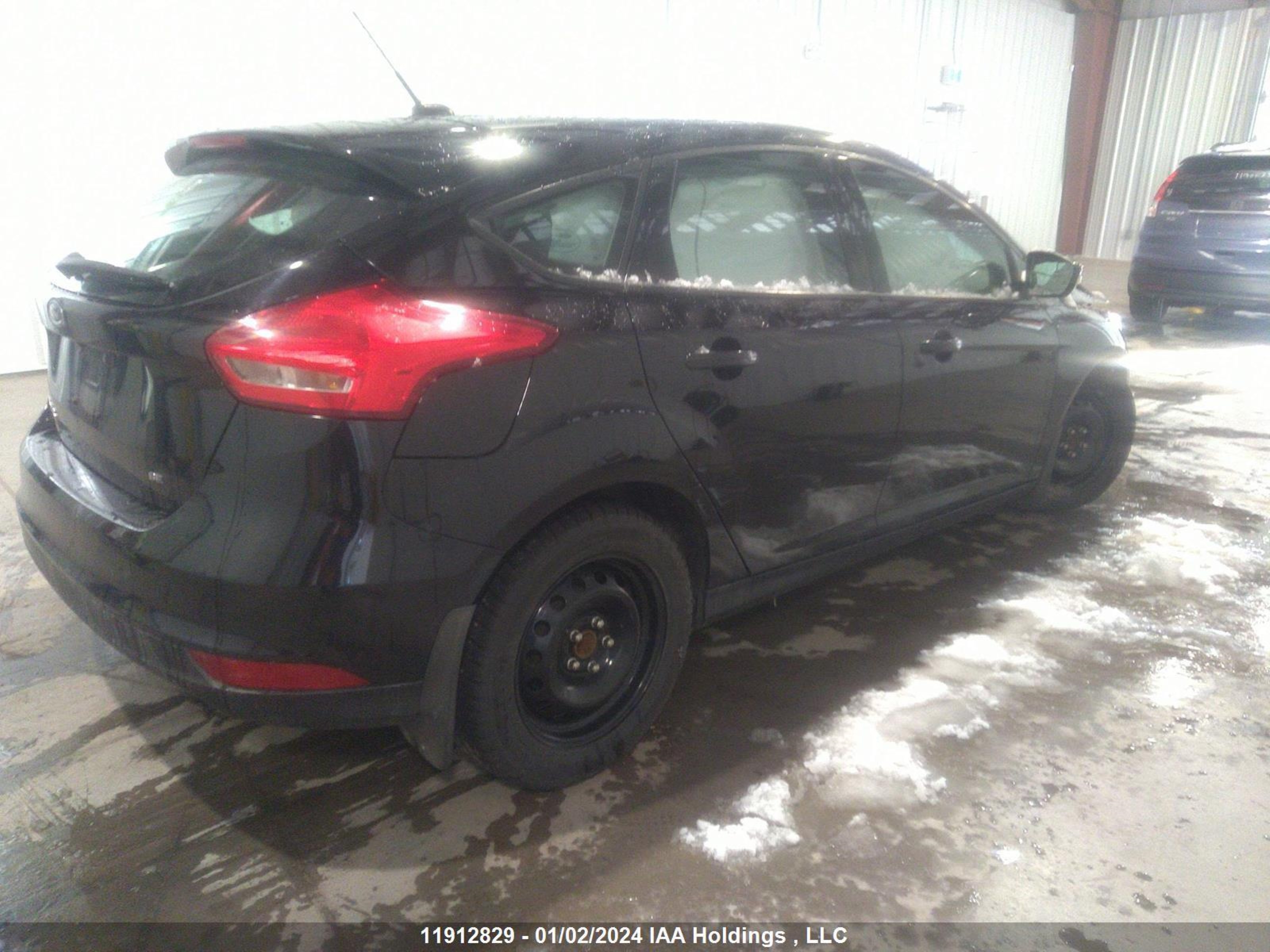 Photo 3 VIN: 1FADP3K22HL330039 - FORD FOCUS 